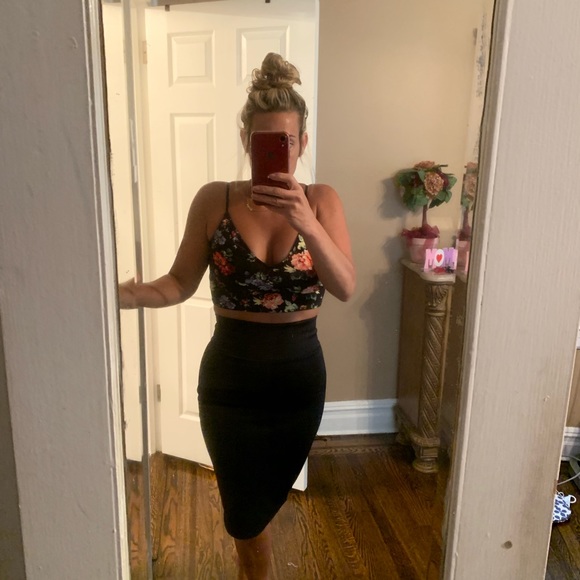 Crop top - Picture 2 of 2